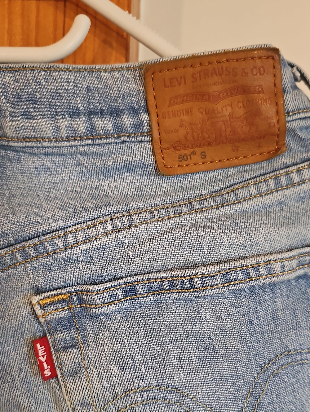 Levis 501 Light Blue Women's High-Rise Button-Fly Jeans - 28 /32